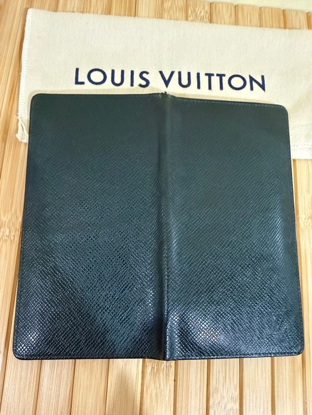Louis Vuitton Dark Green Textured Leather Long Wallet Louis Vuitton credit card💳 - Picture 5 of 11